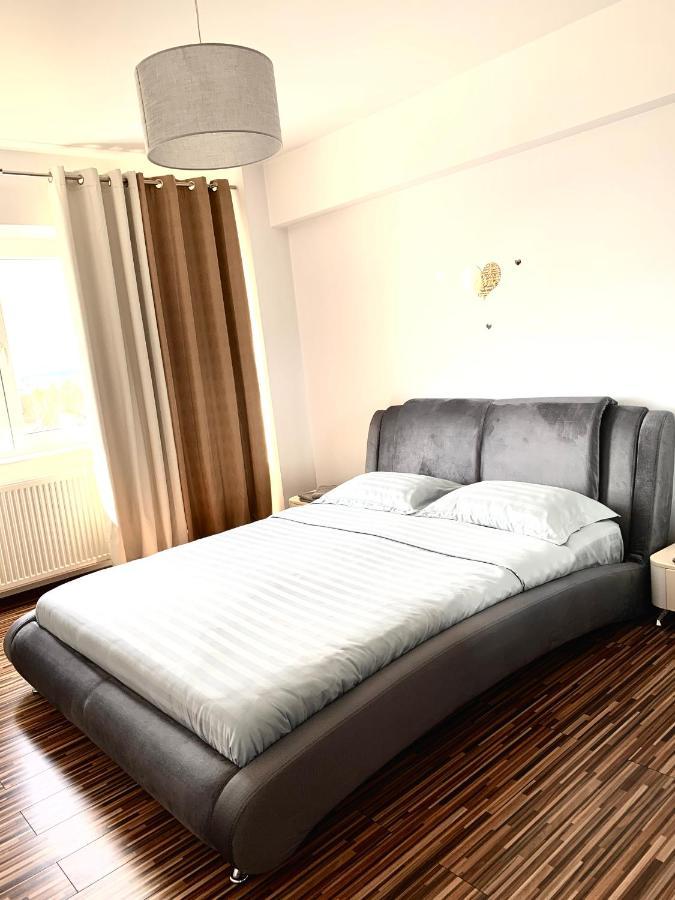 Sunny Central Apartments Suceava Luaran gambar