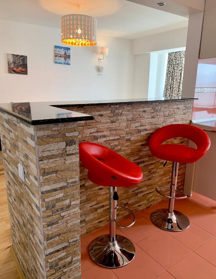 Sunny Central Apartments Suceava Luaran gambar