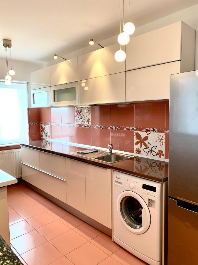 Sunny Central Apartments Suceava Luaran gambar